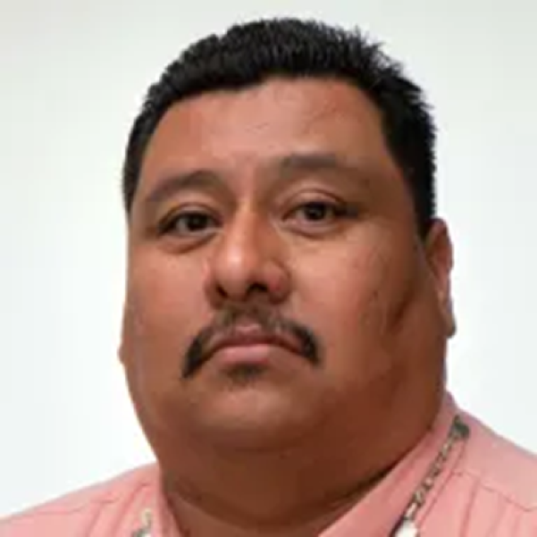 Miguel Flores Jr. headshot